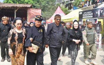 Seren Taun ke-447 Kasepuhan Sinaresmi Sukabumi, Ribuan Warga Padati Kampung Adat