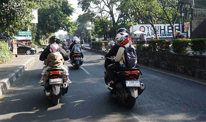 Tips Aman Membonceng Anak