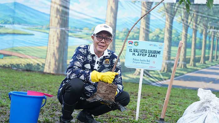 Wali Kota Sukabumi Ayep Zaki Dorong Gerakan Menanam Pohon
