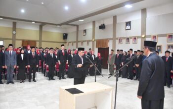 Ade Suryaman Dikukuhkan Kembali Sebagai Sekda Sukabumi