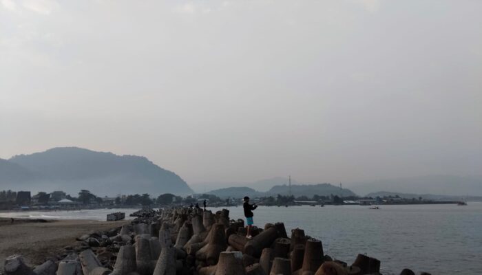 Sedimentasi Akibat Proyek PLPR Rusak Karang Pamulang