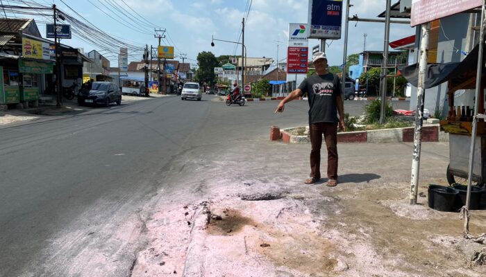 Honda Tiger Terbakar Usai Isi BBM di SPBU Baros
