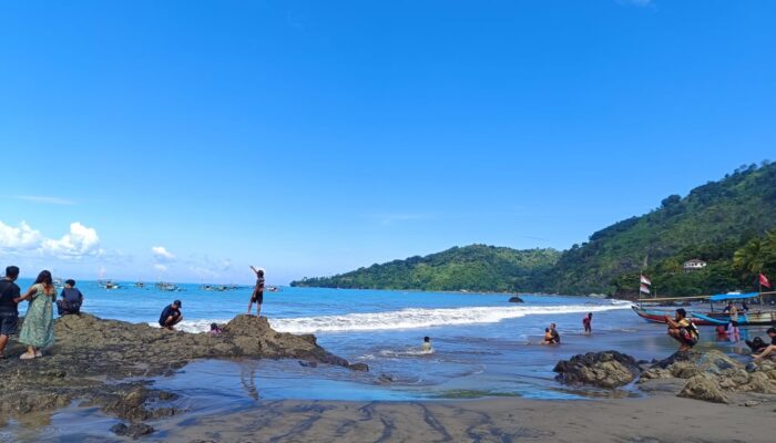 Wisata Murah Meriah, Pantai Cibangban Tanpa Tiket Masuk