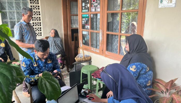 Inovasi Jemput Bola Pajak, Kelurahan Gedongpanjang Catat Realisasi Rp168 Juta