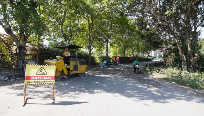 Perbaikan Jalan Prana, Mobilitas Warga Tetap Terjaga