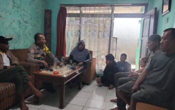 Dialog Humanis, Polisi Dekatkan Diri ke Warga Baros untuk Jaga Keamanan