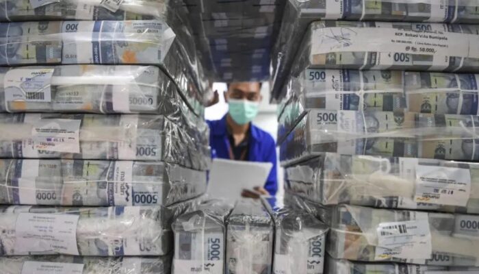 Rupiah Hari ini kembali tertekan Rp18.066 per dolar AS